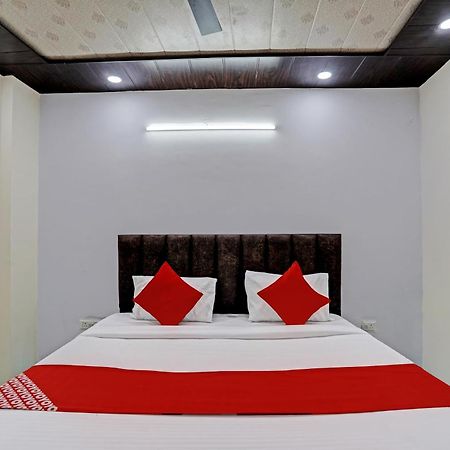 Oyo Flagship Evergreen Tower Hotel Ghaziabad Dış mekan fotoğraf