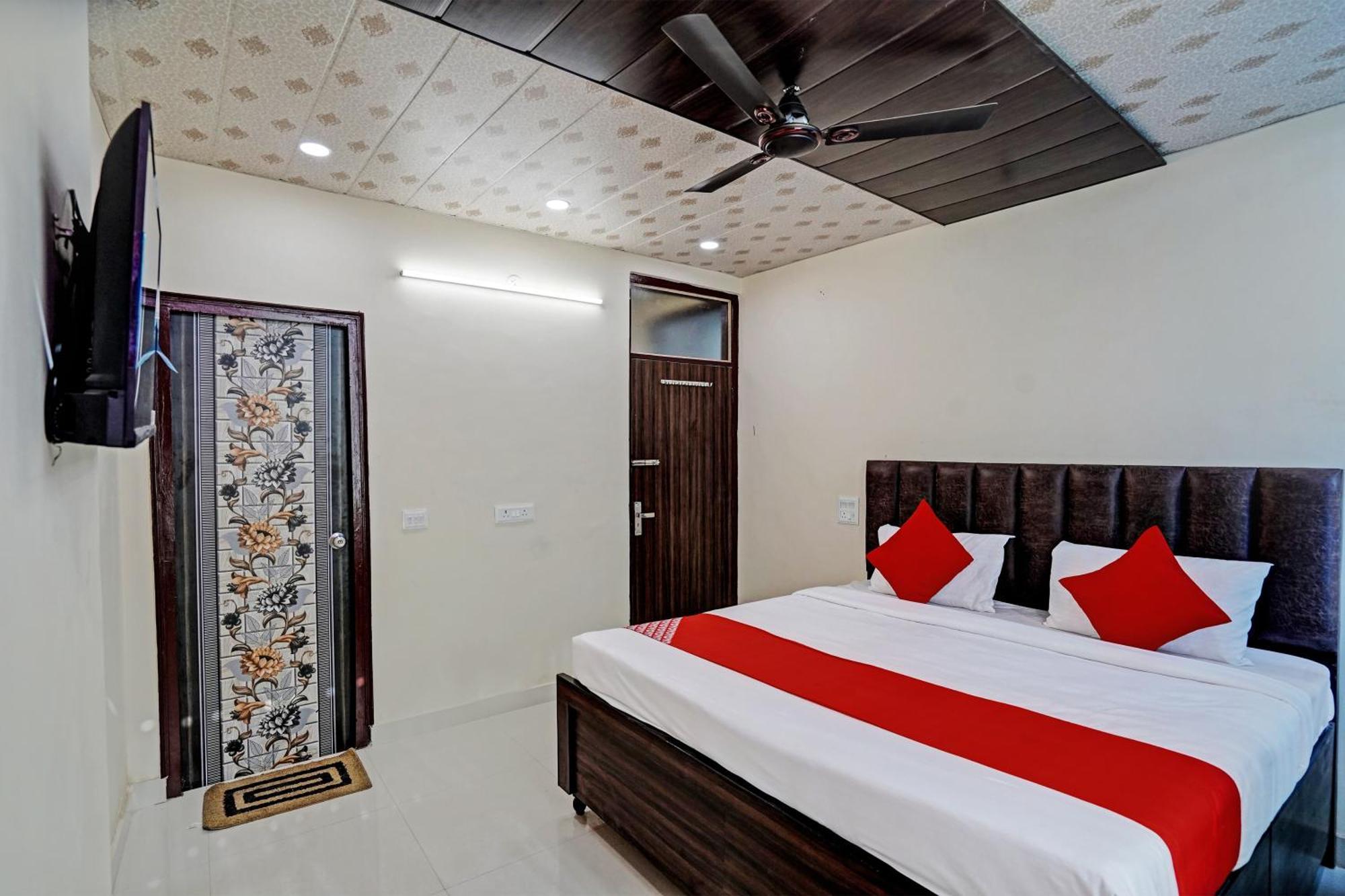 Oyo Flagship Evergreen Tower Hotel Ghaziabad Dış mekan fotoğraf