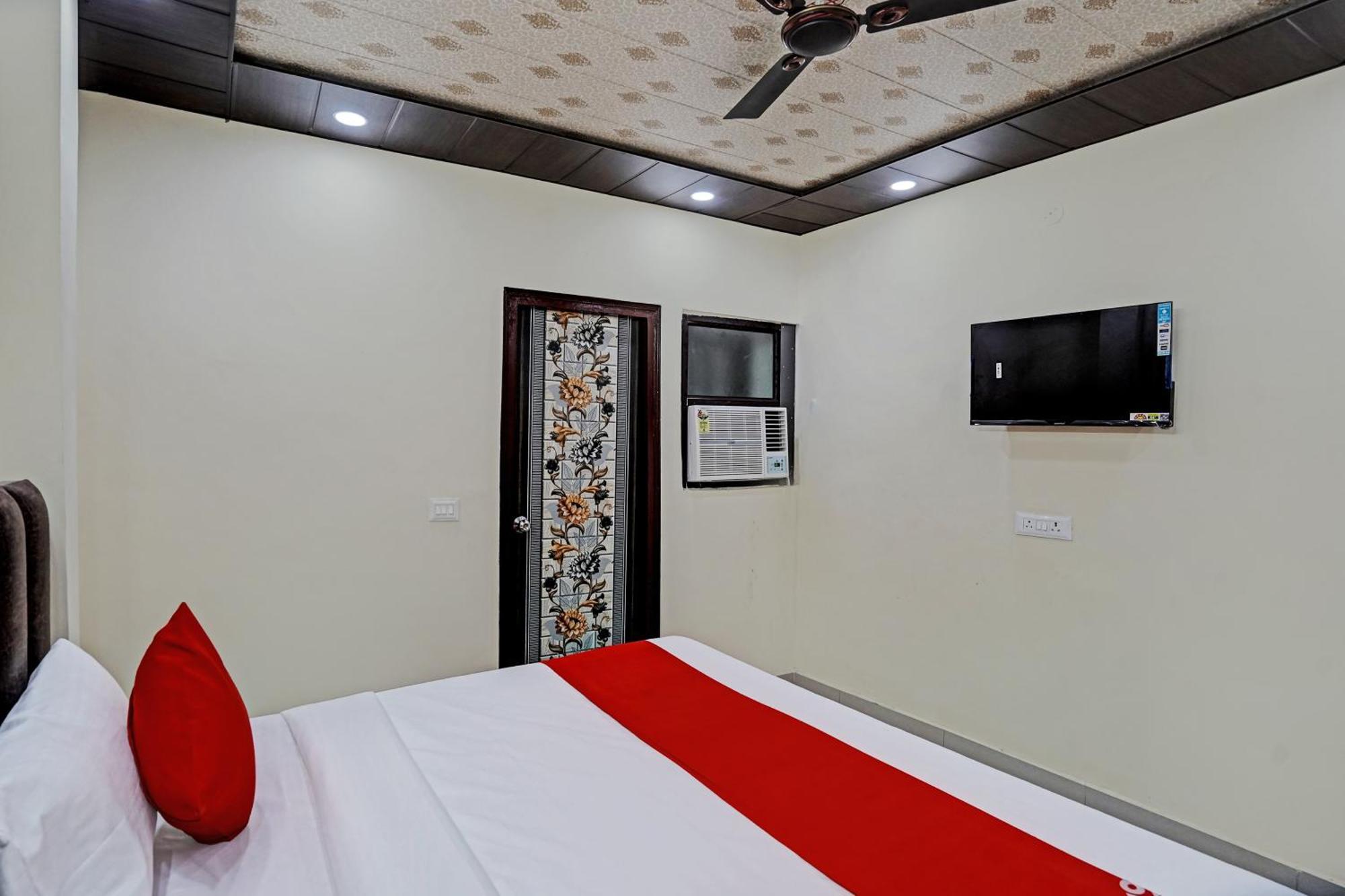 Oyo Flagship Evergreen Tower Hotel Ghaziabad Dış mekan fotoğraf