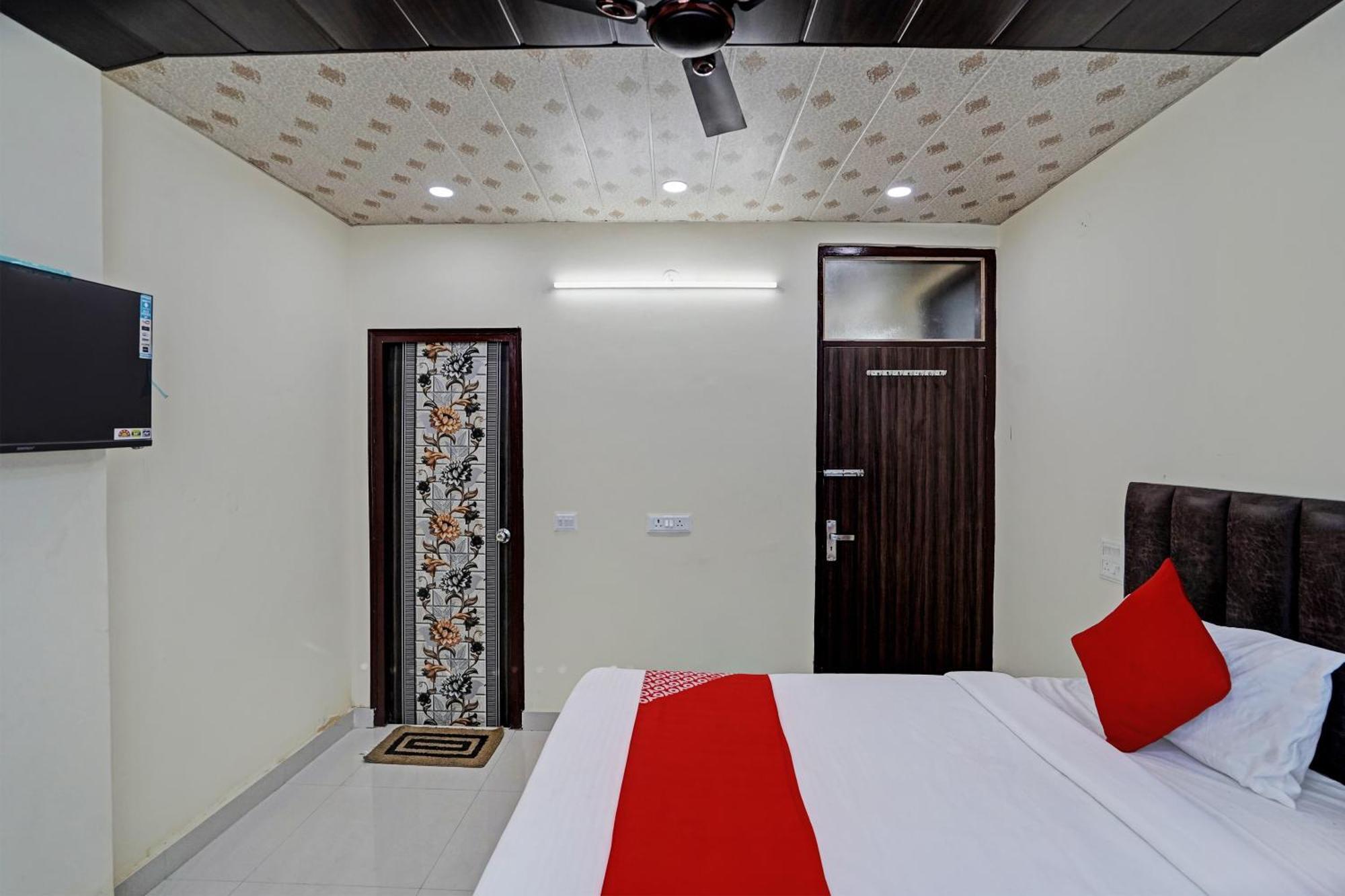Oyo Flagship Evergreen Tower Hotel Ghaziabad Dış mekan fotoğraf