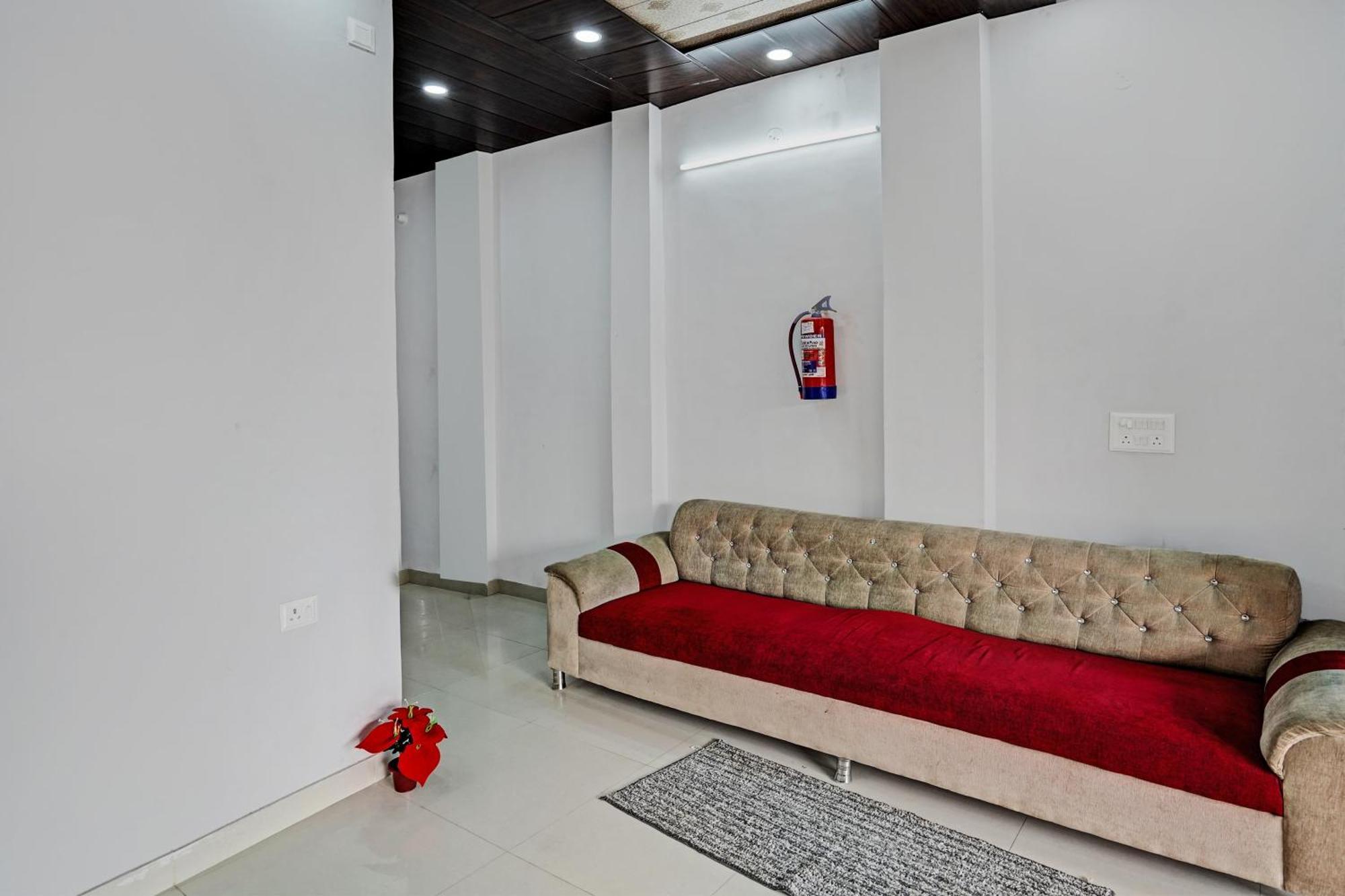 Oyo Flagship Evergreen Tower Hotel Ghaziabad Dış mekan fotoğraf
